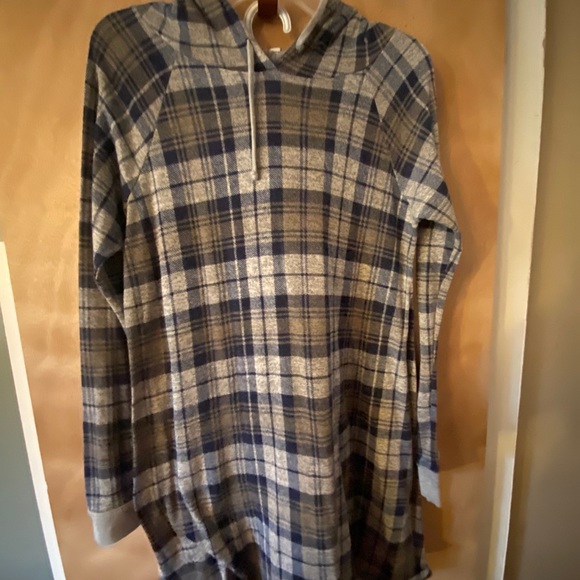 Dresses - Picture 9 of 13